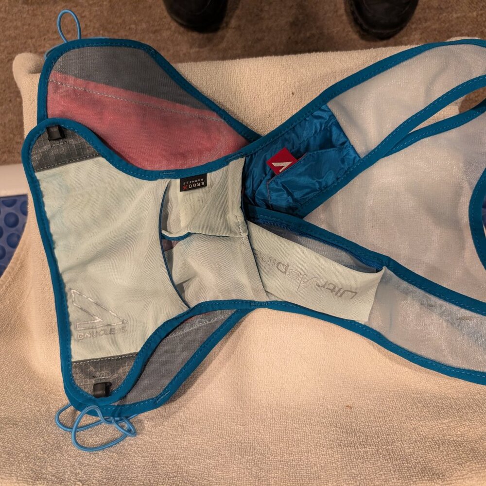 Ultraspire Ergo X Harness Running Vest with Water Bottle - Picture 2 of 6